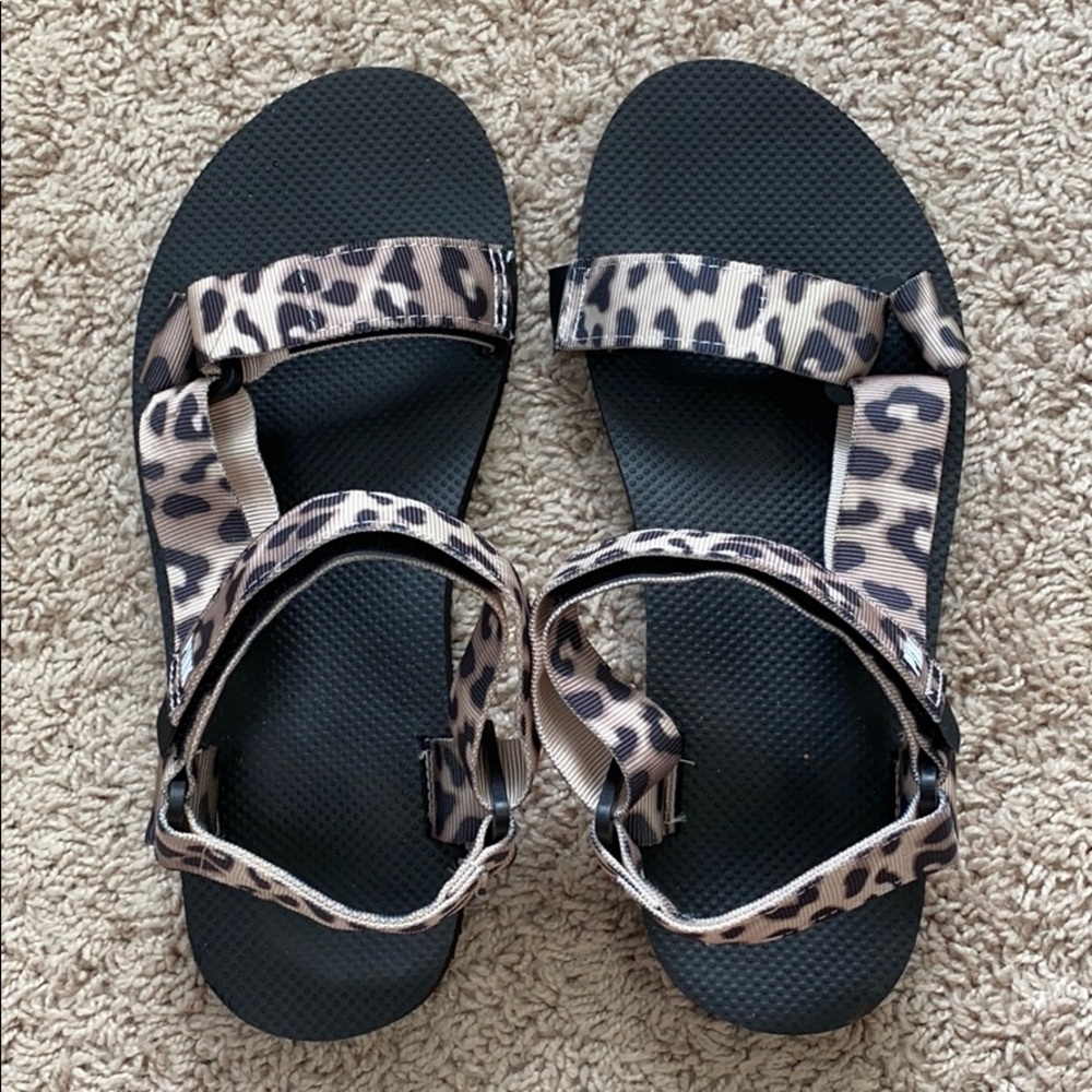 PINK sandals size M